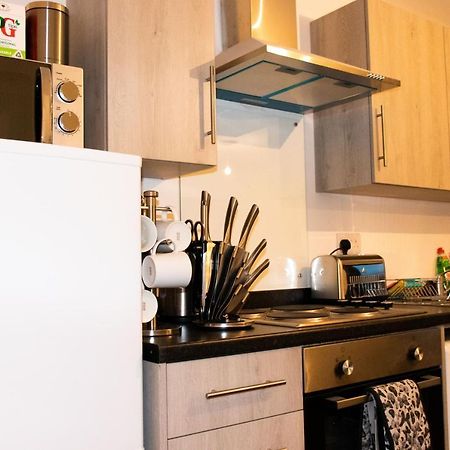 Livestay-Modern Apartment Minutes Away From Heathrow Slough Exterior foto